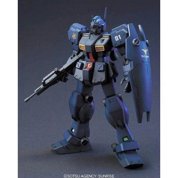 Bandai 1/144 HGUC RGM-79Q GM Quel front on pose