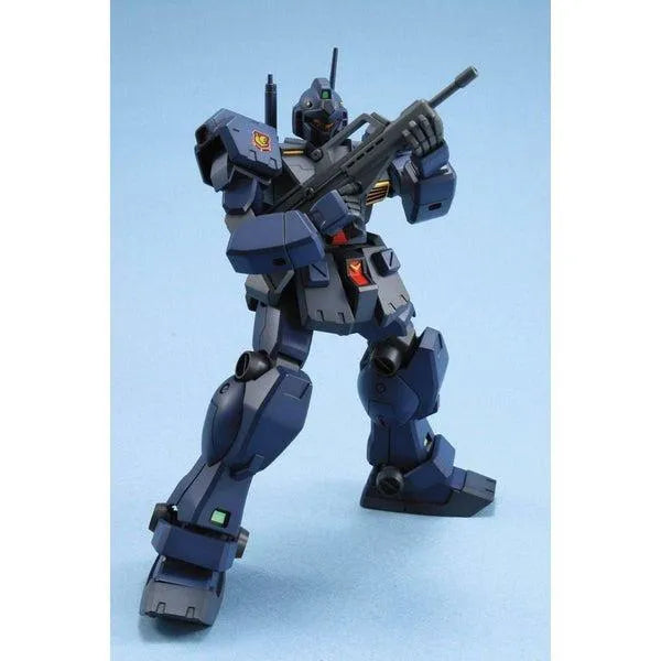 Bandai 1/144 HGUC RGM-79Q GM Quel action pose 3
