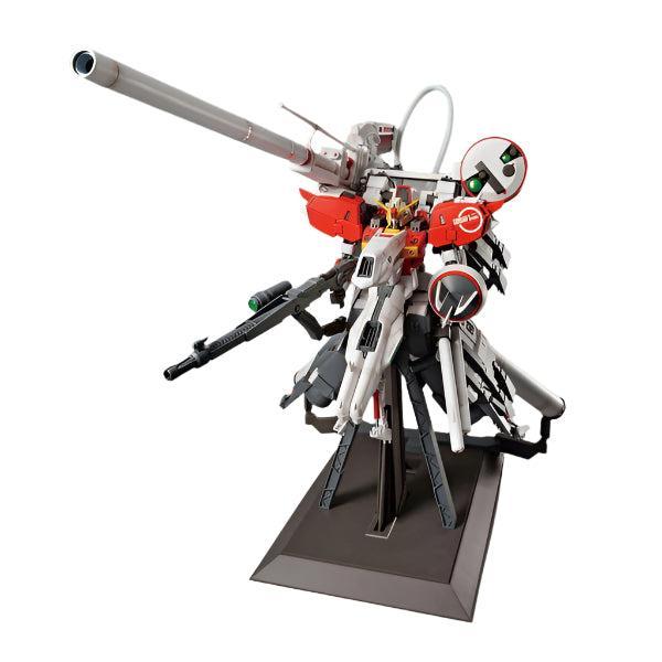 Bandai 1/100 MG PLAN303E Deep Striker front on pose 1