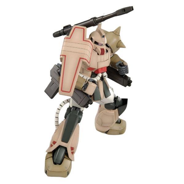 Bandai 1/100 MG MS-06K Zaku Cannon action pose.