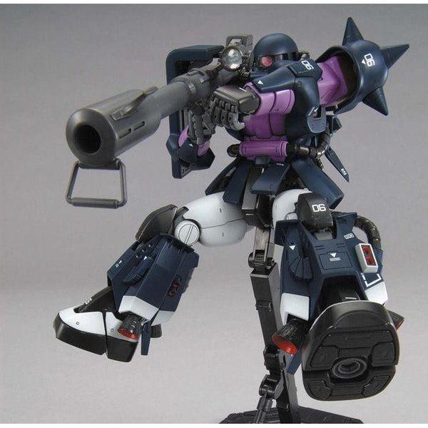 Bandai 1/100 MG MS-06R-1A Zaku II Black Trinity Ver.2.0 action pose