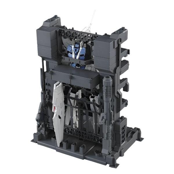 Bandai 1/100 MG Unicorn Gundam (HD Col/MS Cage) rear view of cage