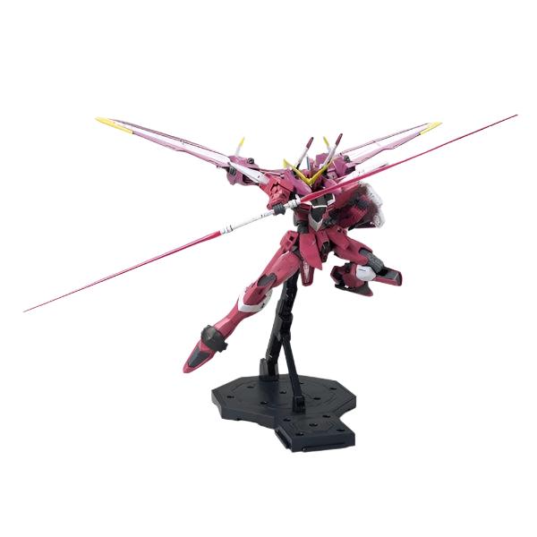 Bandai 1/100 MG  ZGMF-X09A Justice Gundam Z.A.F.T. Mobile Suit Gundam action pose 2