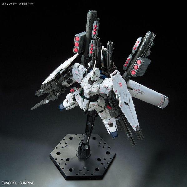 Bandai 1/144 RG Full Armour Unicorn Gundam flight pose