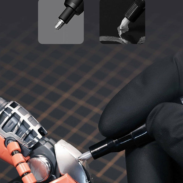 Dspiae Chrome Marker Pen close up of pen being used